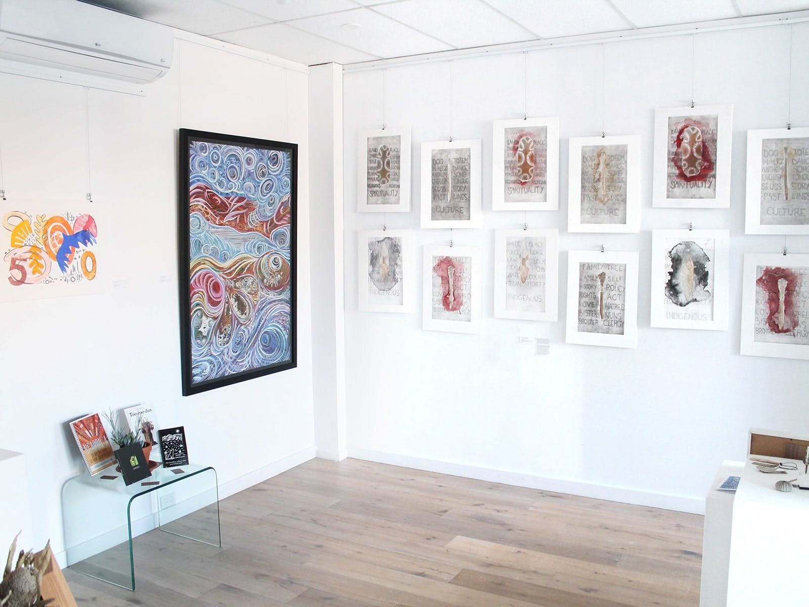 Gallery mount eliza