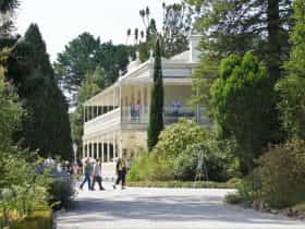 Como House & Garden