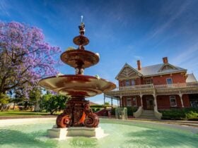 Rio Vista Historic House and Fountain
