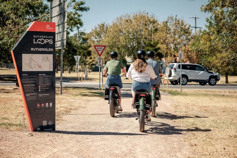 The start of the walk is just behind the Rutherglen Visitor Information Centre