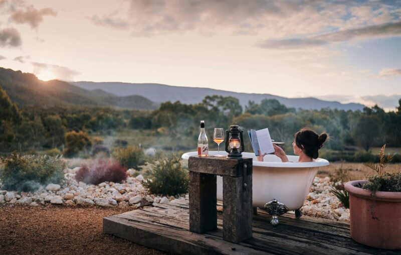 Nook outdoor bath