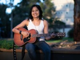 Acousticc music at the corner hotel with artist Shelby Lee