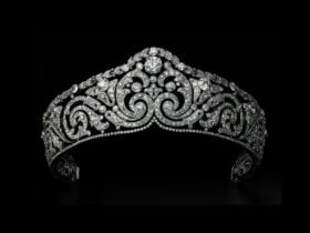 Scroll Tiara Cartier Paris, 1910. Owned by Elisabeth, Queen of the Belgians Diamonds and platinum