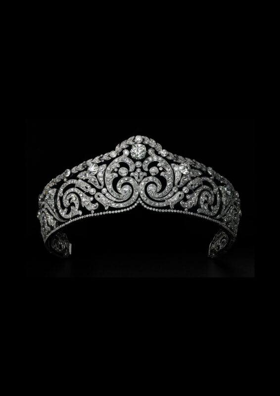 Scroll Tiara Cartier Paris, 1910. Owned by Elisabeth, Queen of the Belgians Diamonds and platinum