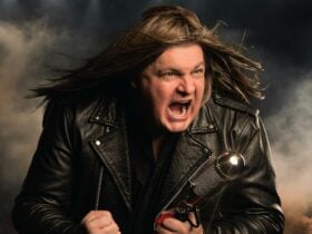 Neil Anthony as Meat Loaf posing