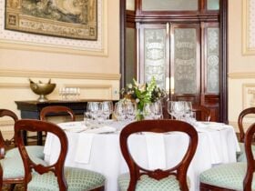 CRAIGS ROYAL HOTEL