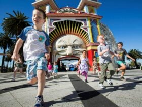 Children running outside Luna Park
