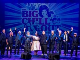 Judah Kelly , Asabi Goodman & 10 piee band