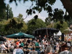 crowd at high country hop