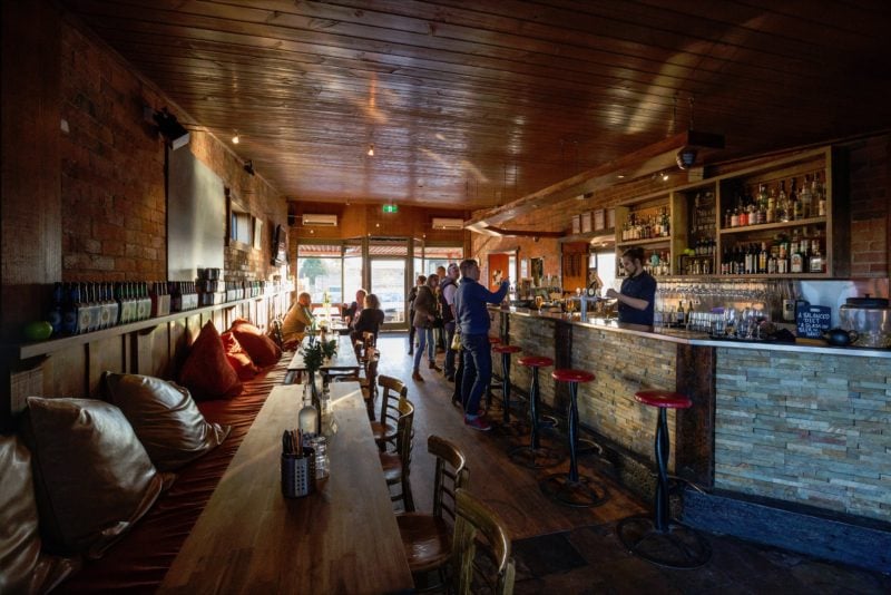 coldstream bar side