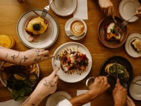 All day breakfast & lunch