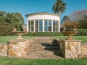 Eleonore's exterior and garden