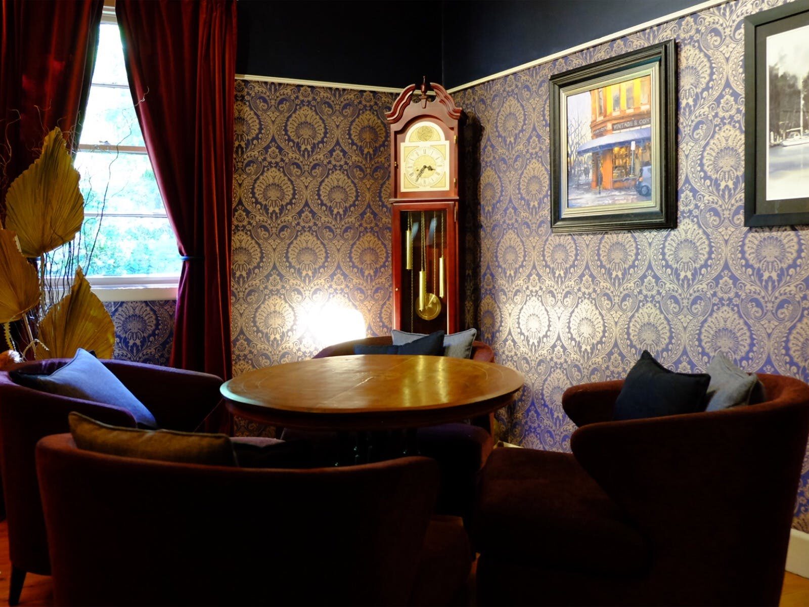 Killik Handcrafted Rumâs classic room, perfect for tasting your new favourite rums in comfort.