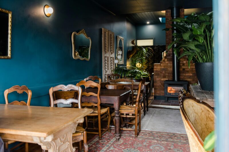Stanley Pub, dining room with fireplace
