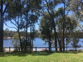 Lake Leschenaultia beach view