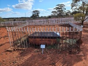 A grave at Coolgardie Pioneer Cemetery